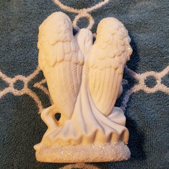 K's Collection ceramic angel figurine - Picture 6 of 12